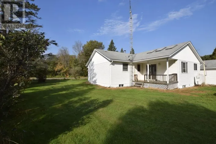 3 Eastman RD, Blind River