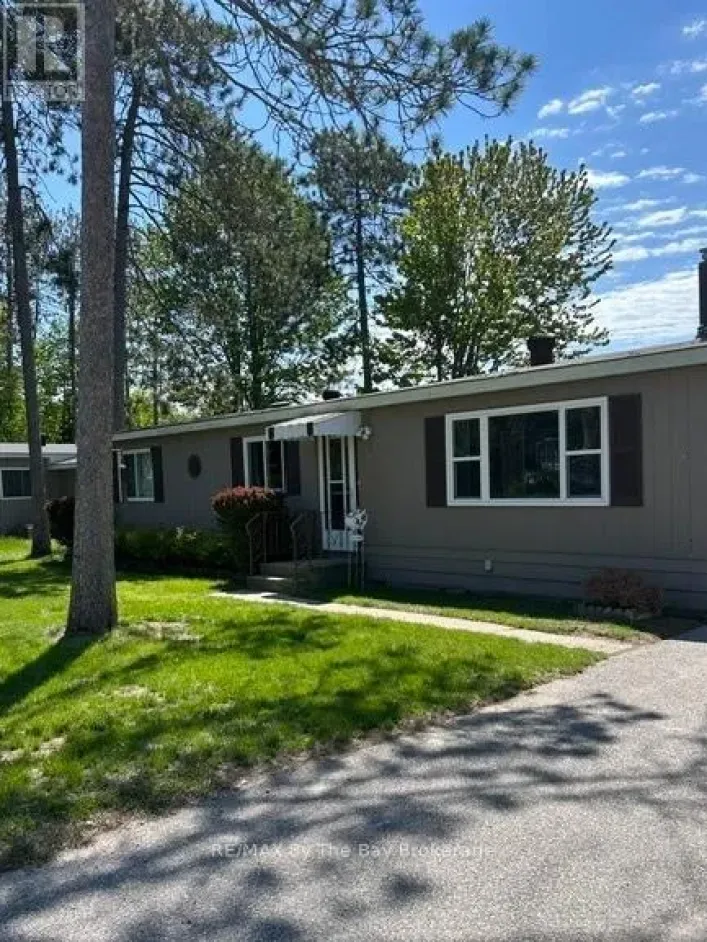 3 GOLF AVENUE, Wasaga Beach