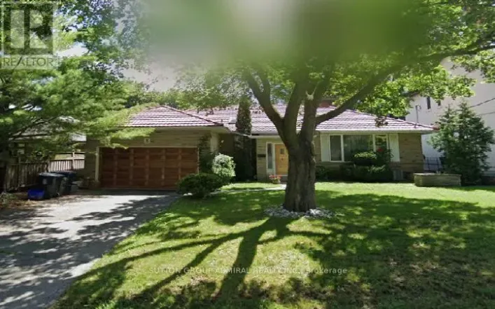 3 HILLDOWNTREE ROAD, Toronto