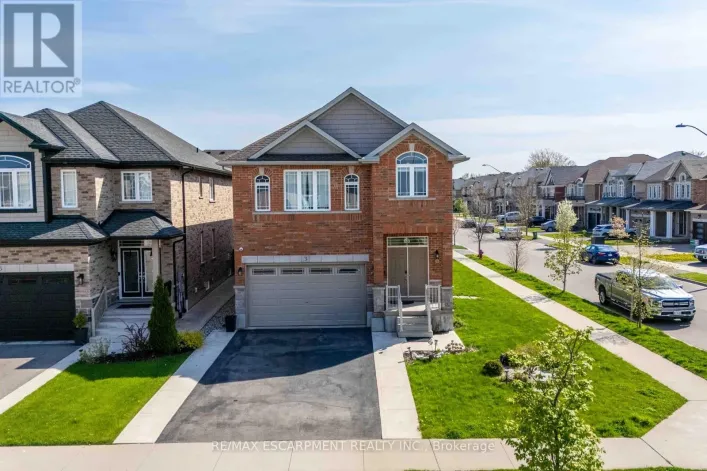 3 NARBONNE CRESCENT, Hamilton