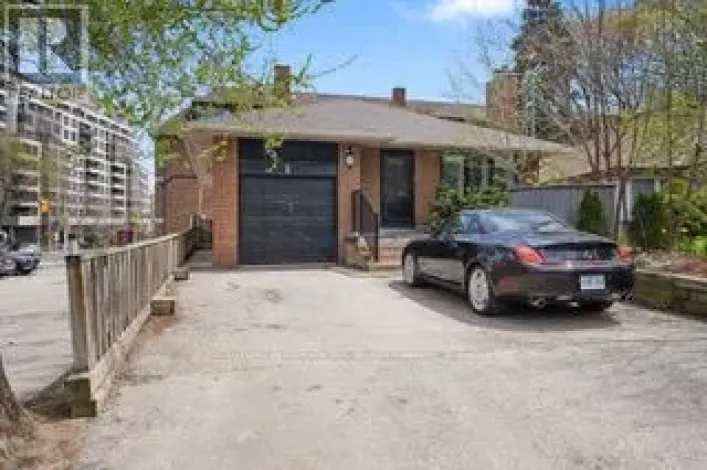 3 OLD MILL TERRACE, Toronto