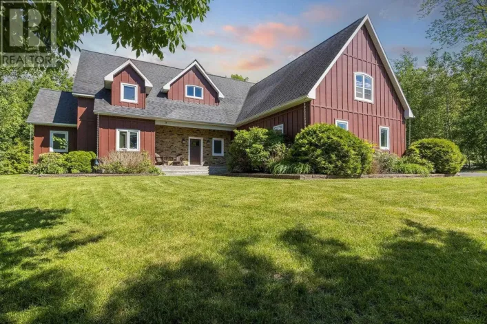 3 Queens Court W, Kentville