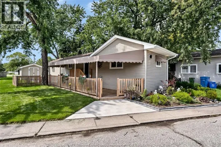 3 ROBIN CRESCENT, Lakeshore