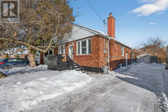3 WANSTEAD AVENUE, Toronto