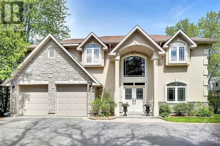 3 WINDING WAY, Ottawa