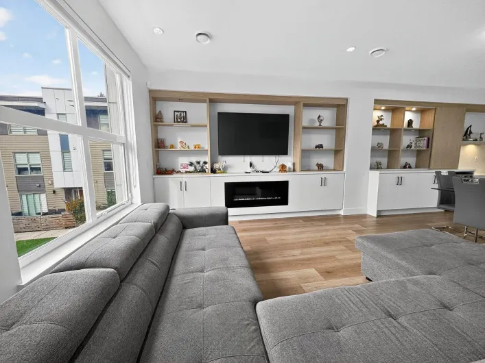 30 12585 104A AVENUE, Surrey