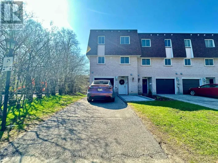 30 - 141 CLARK AVENUE, Markham
