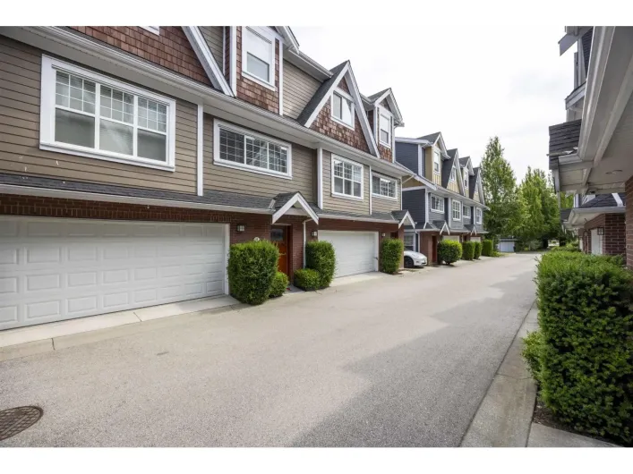 30 15988 32 AVENUE, Surrey