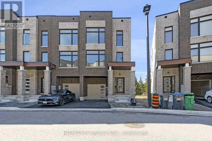 30 - 28 QUEENPOST DRIVE, Brampton