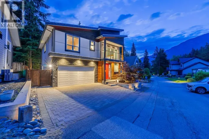 30 3295 SUNNYSIDE ROAD, Anmore