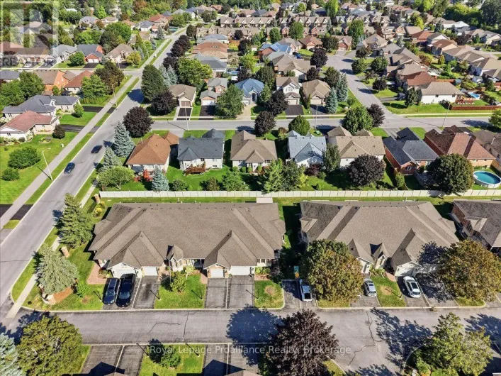 30 - 35 HEARTWOOD DRIVE, Belleville