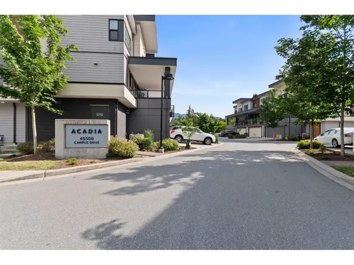 30 45500 CAMPUS DRIVE|Garrison Crossing, Chilliwack