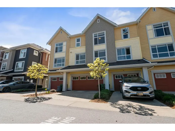 30 45615 TAMIHI WAY|Garrison Crossing, Chilliwack