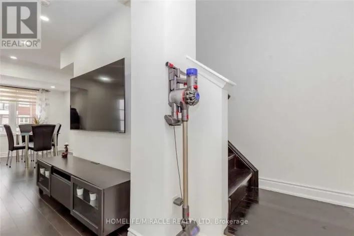 30 - 92 BAYCLIFFE CRESCENT, Brampton