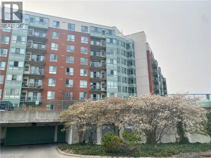 30 BLUE SPRINGS Drive Unit# PH3, Waterloo