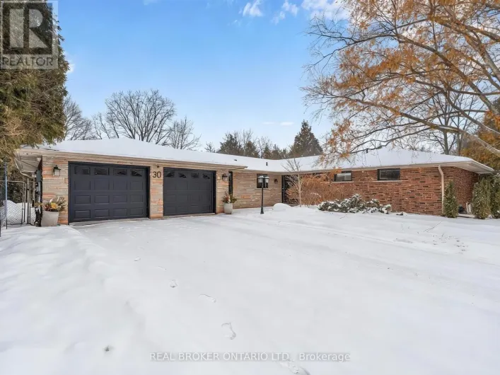 30 CARL CRESCENT, Hamilton