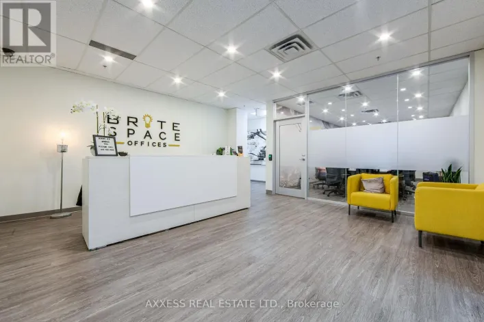 30 EGLINTON AVENUE W, Mississauga