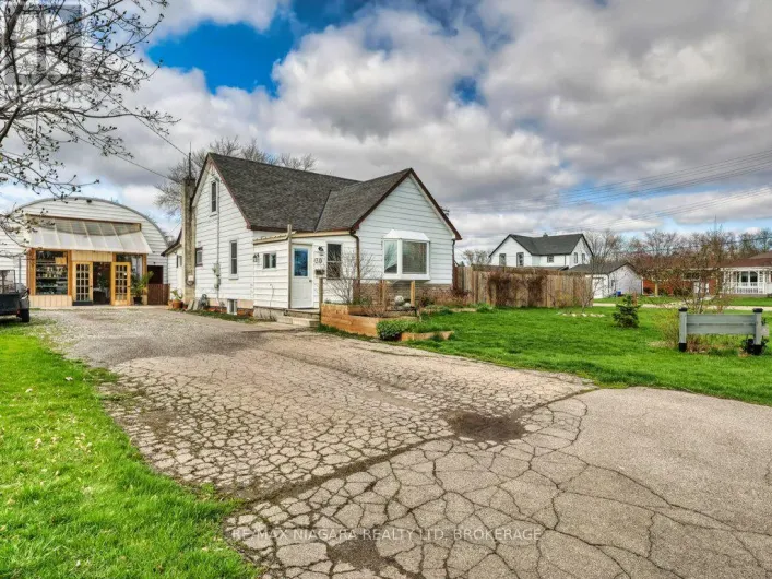 30 ERIE STREET, Welland