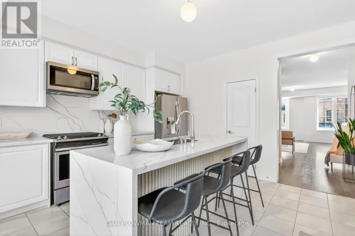 30 HALLMARK WAY, Whitby