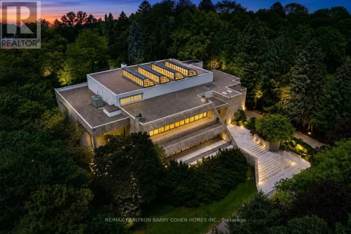 30 HIGH POINT ROAD, Toronto