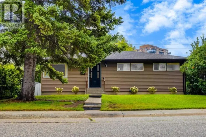 30 Hutton Place SW, Calgary