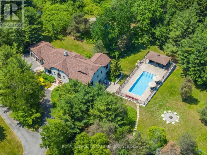 30 KINGSWOOD DRIVE, King