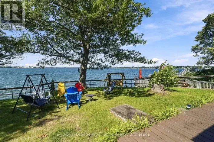 House for sale: 30 MAYNE LANE, Prince Edward County