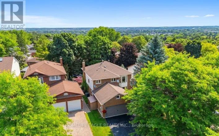 30 MOFFAT CRESCENT, Aurora