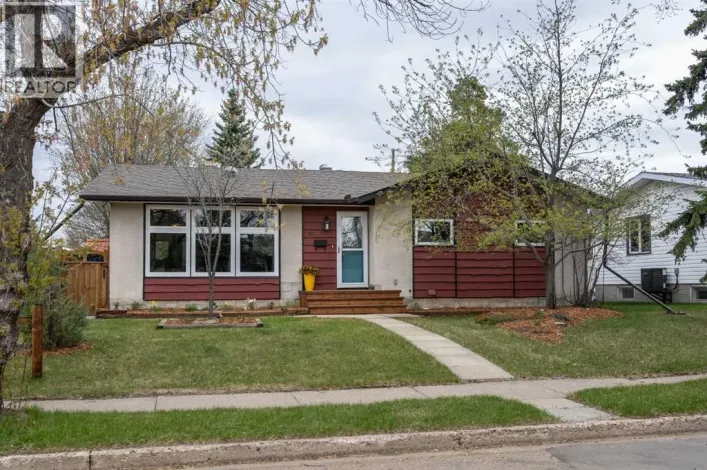 30 Montclare Avenue, Camrose