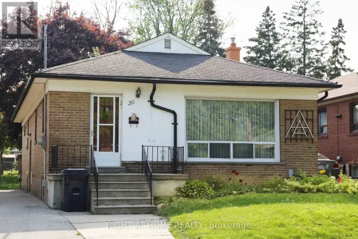 30 NORTHAMPTON DRIVE, Toronto