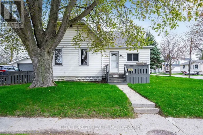 30 PARK AVENUE E, Chatham-Kent