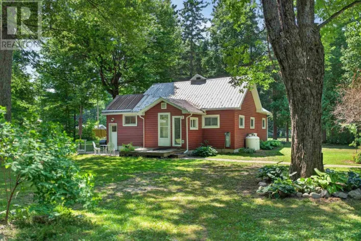 30 Rooley LN, Goulais River