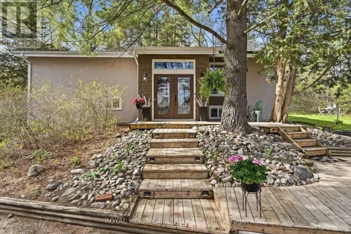 30 STOCKDALE ROAD, Quinte West