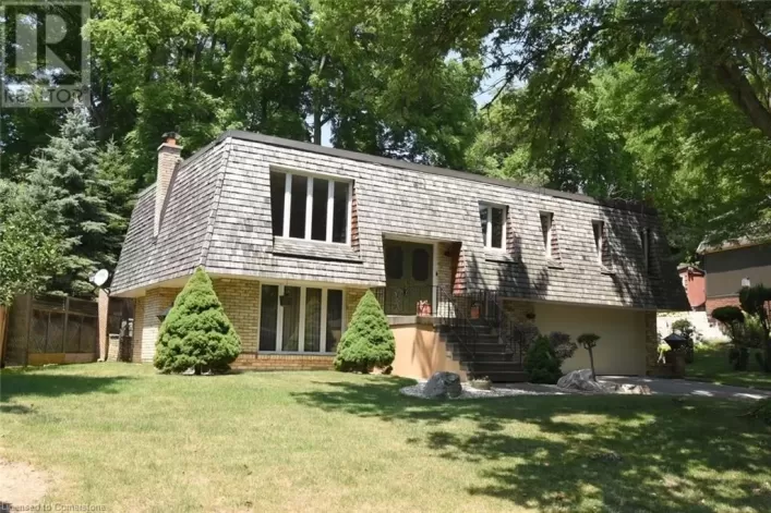 30 TERRACE Drive, Dundas