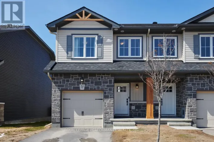 30 WHITCOMB CRESCENT, Smiths Falls