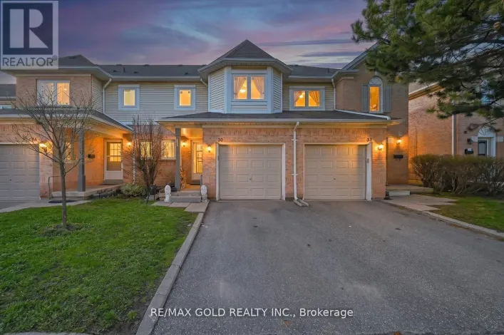 30 WICKSTEAD COURT, Brampton