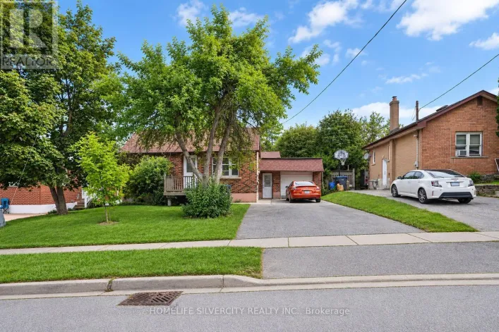 30 WOODWARD AVENUE, Brampton