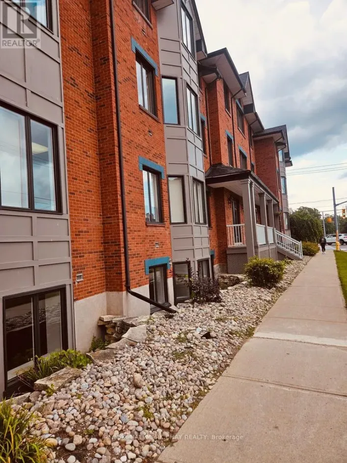 300 - 152 BAYFIELD STREET, Barrie