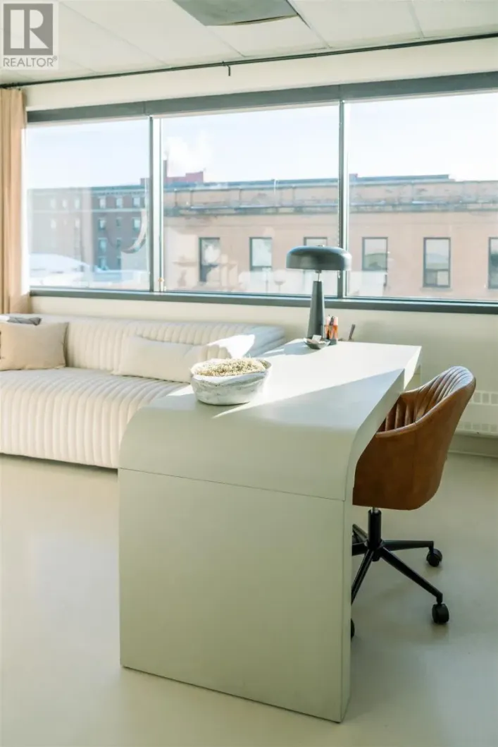 300 214 Red River RD, Thunder Bay