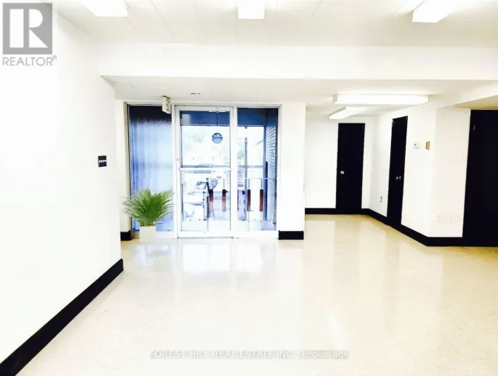 300 - 226 BATHURST STREET, Toronto