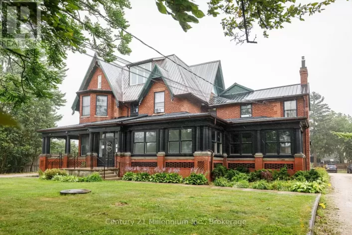 300 - 637 HURONTARIO STREET, Collingwood