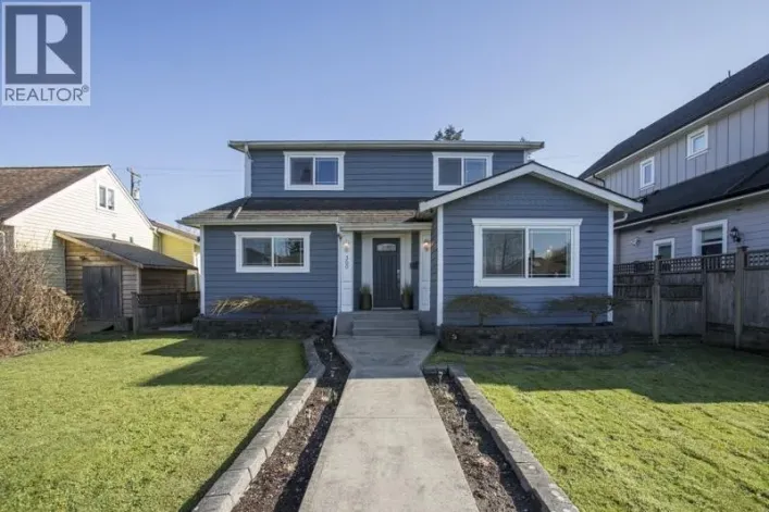 300 DOUGLAS CRESCENT, Richmond