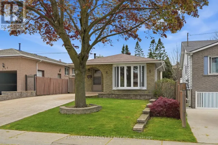 300 EAGLEWOOD DRIVE, Hamilton