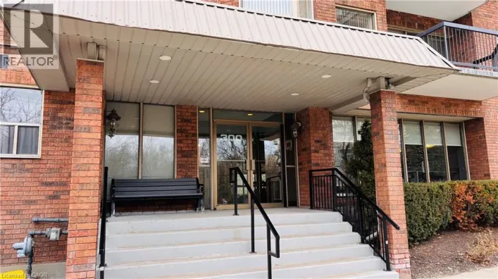 300 KEATS Way Unit# 207, Waterloo