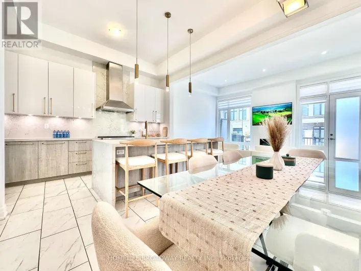 300 KING ROAD, Richmond Hill