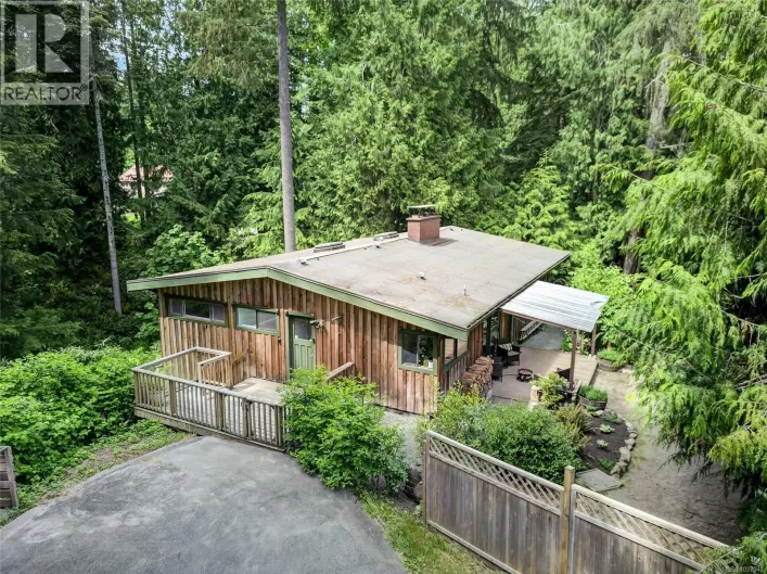 300 Walkers Hook Rd, Salt Spring
