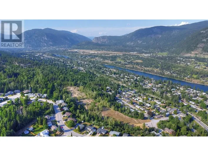 3000 9th Avenue, Castlegar