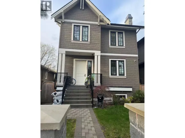 3000 W 15 AVENUE, Vancouver