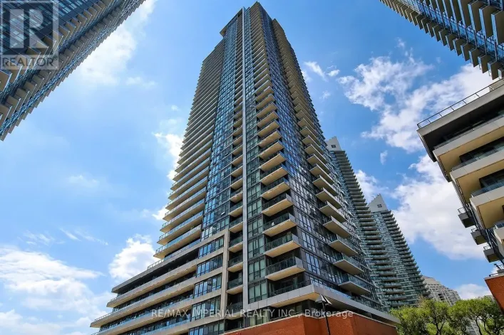 Apartment for sale: 3001 - 2212 LAKE SHORE BOULEVARD W, Toronto