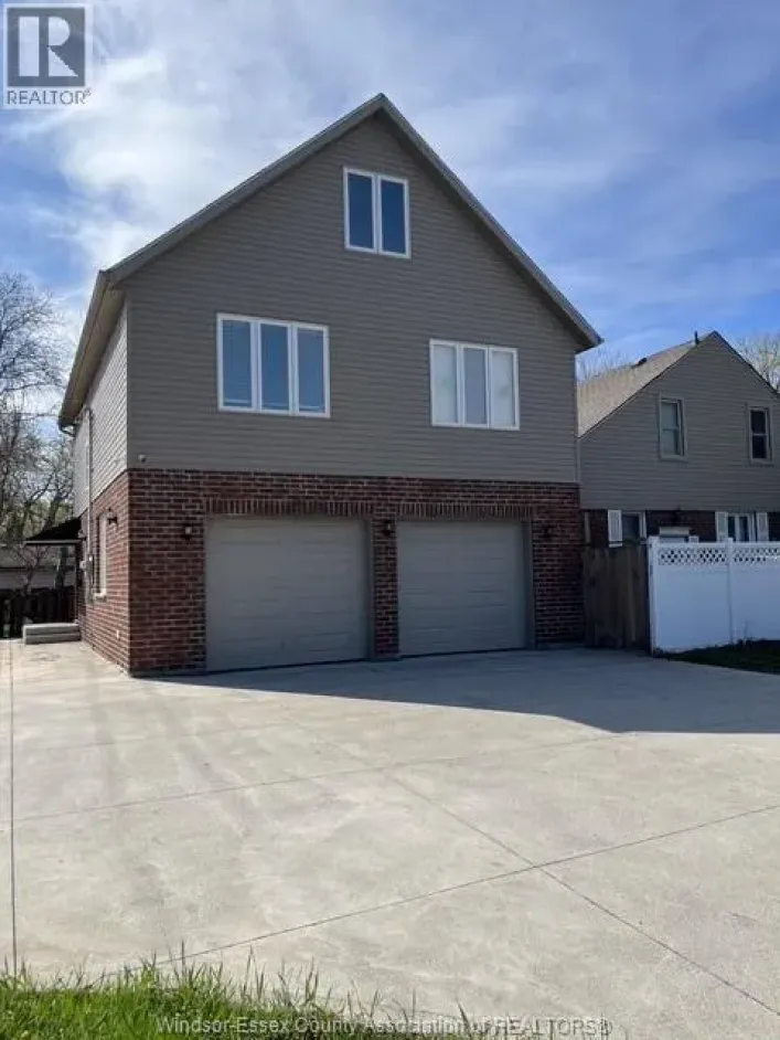 3002 CHURCH Unit# RIGHT, Windsor